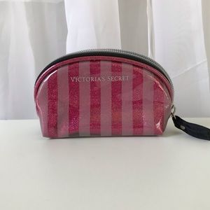 💕Victoria’s Secret Mini Pouch💕